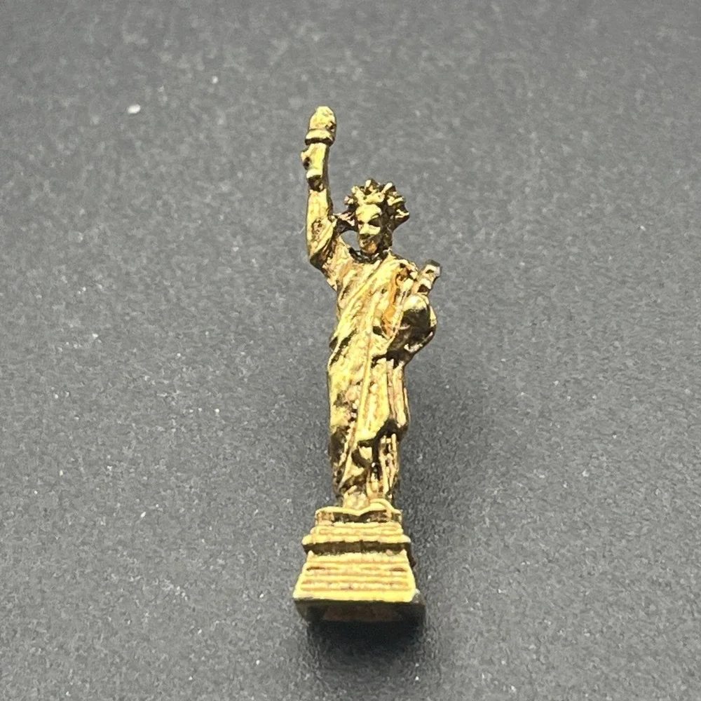 Statue‎ Of Liberty Gold Tone Lapel Hat Pin